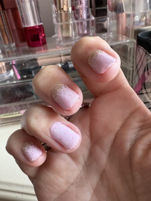 HOLY GELS NAILS