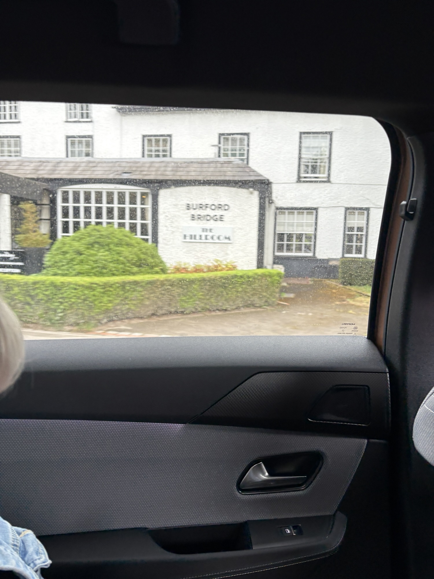 BURFORD BRIDGE HOTEL