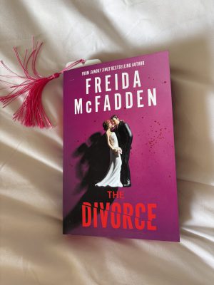 THE DIVORCE BY FREIDA McFADDEN – BOOK REVIEW